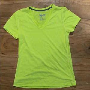 Nike Regular Fit Shirt Neon (Safety Green) Medium